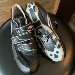 Men’s Pearl iZumi cycling shoes